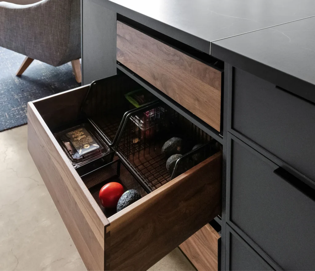 36 Print P2522948 Open