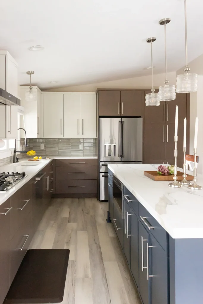 Modern tri-tone kitchen